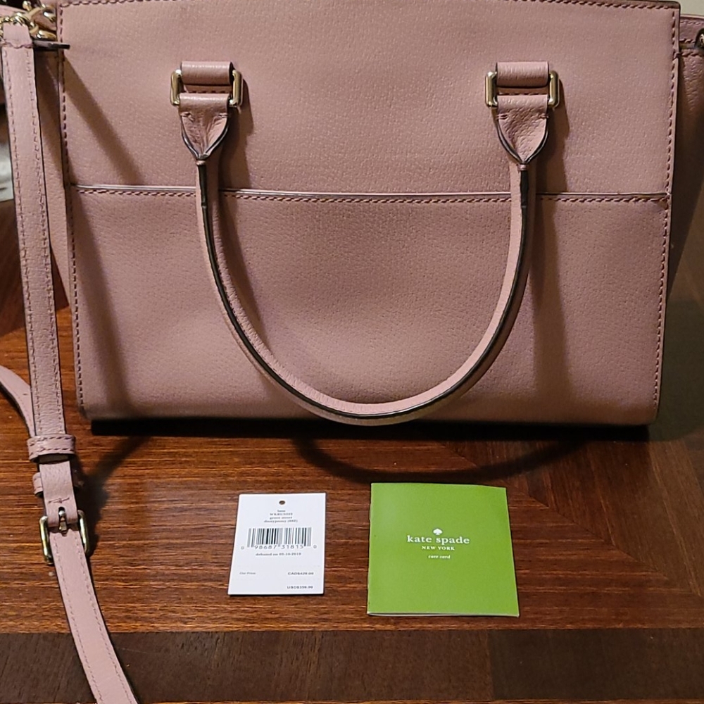 👜 - Picture 2 of 5